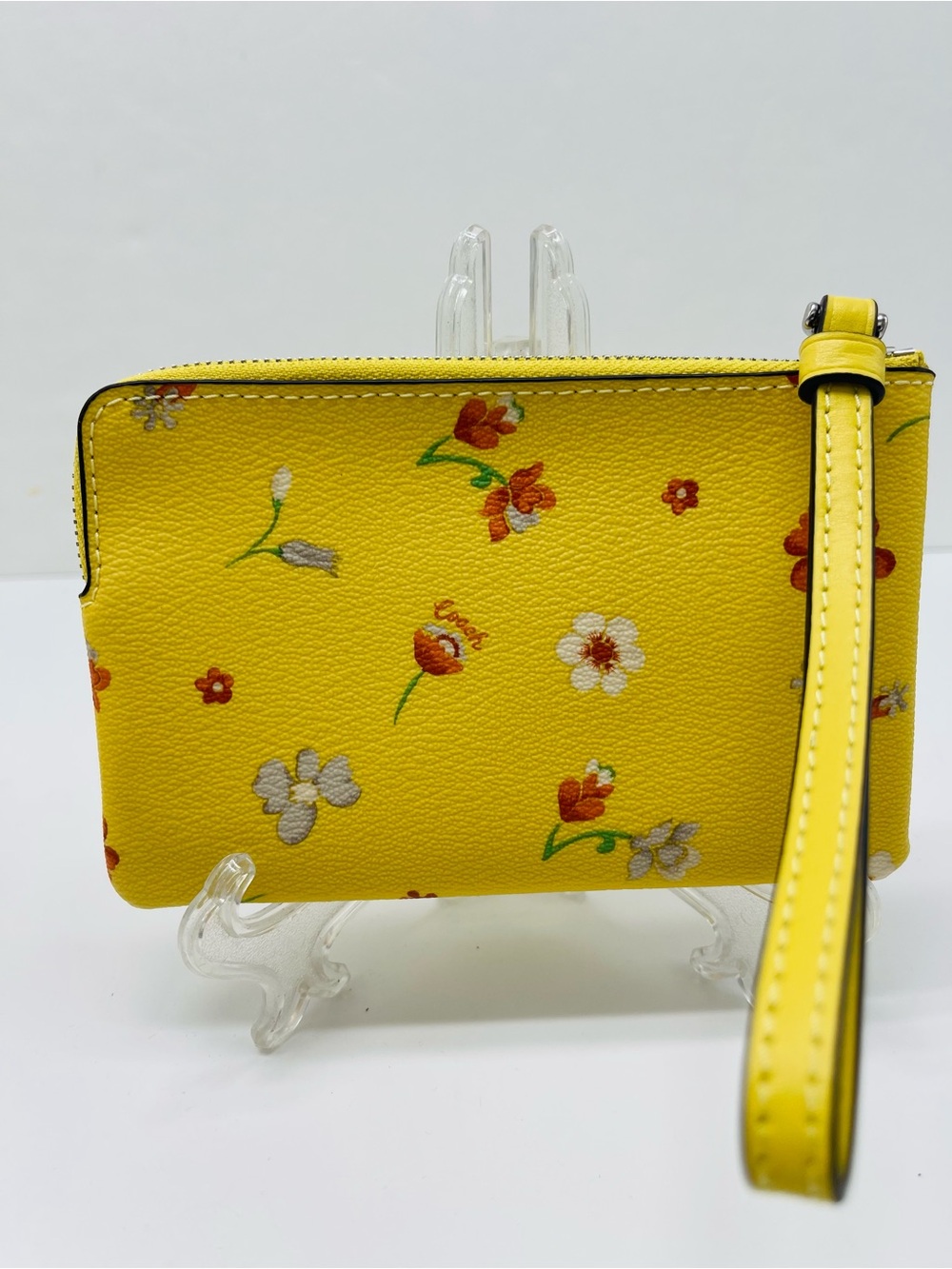 Coach Corner Zip Wristlet With Mystical Floral Print C8701
NWT - Picture 5 of 16